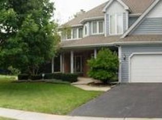 1459 Robincrest Ln, Lindenhurst, IL 60046