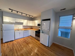 1503 W Nelson St APT 3F, Chicago, IL 60657