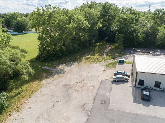 5th image of 755 Meadowood Ln