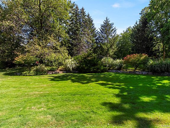 4th image of 4 Johnson Place