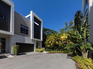 241 Cosmopolitan Ct, Sarasota, FL 34236