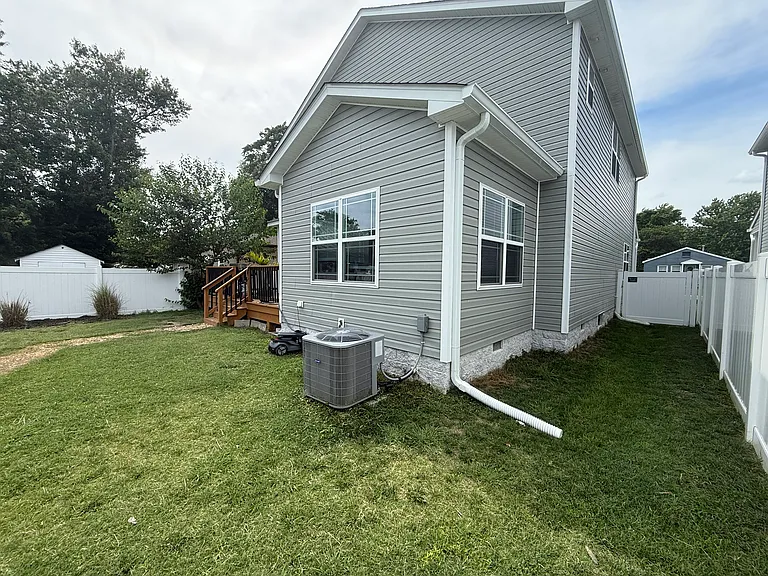 445 Rogers Ave — Photo 38