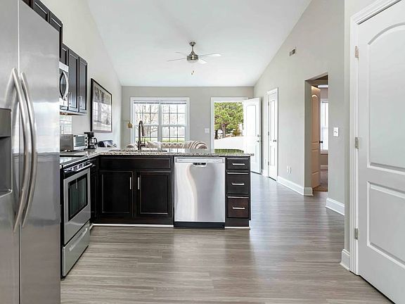 3rd image of 1005 Allen Ridge Dr #1305-A