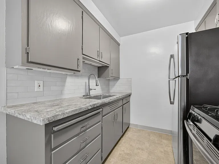 1624 T St #8 — Photo 6