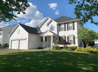 20 Eastwood Dr, East Windsor, NJ 08520