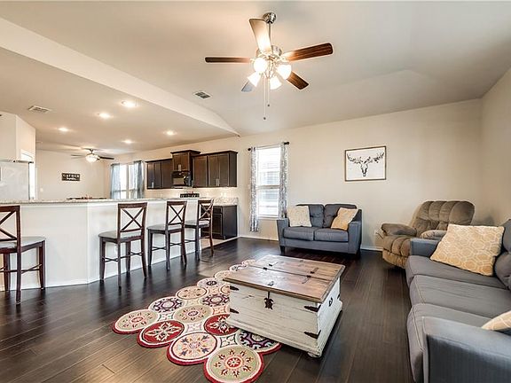 3rd image of 6728 Chalk River Dr