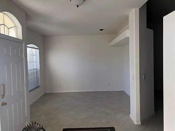 3rd image of 1625 SW Merchant Ln