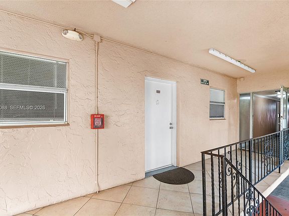 2nd image of 1305 W 53rd St APT 420