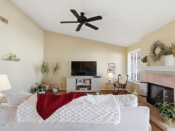 4th image of 63814 E Poco Ln