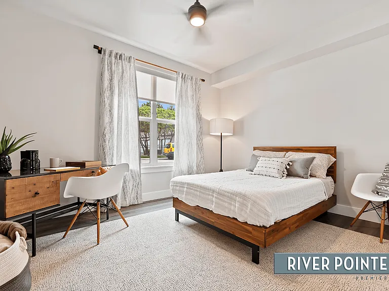 River Pointe Apartments — Photo 12