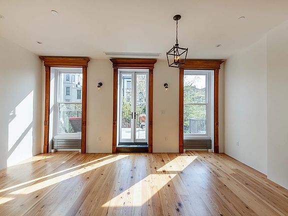 2nd image of 486 1st St #B