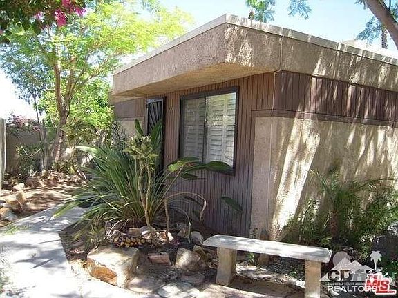 4th image of 471 E Bradshaw Ln #9