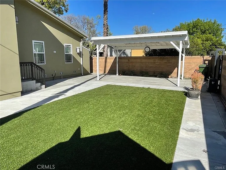 17358 Martha St — Photo 13