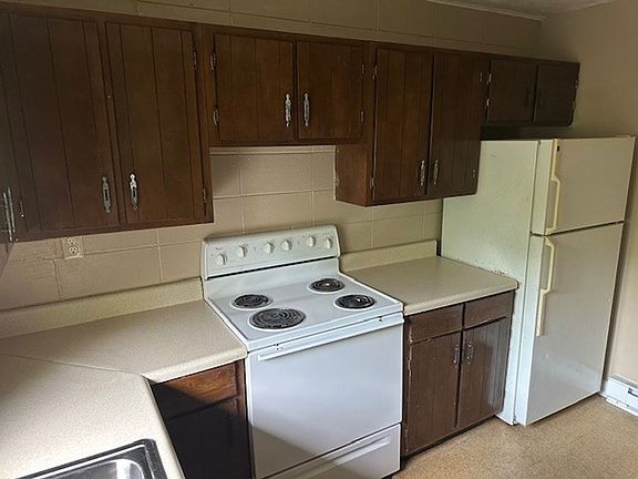 5th image of 1139 S Main St APT 19