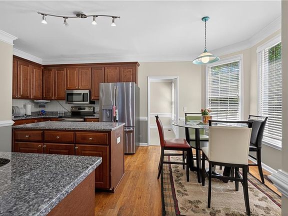 4th image of 1504 Groveland Trl