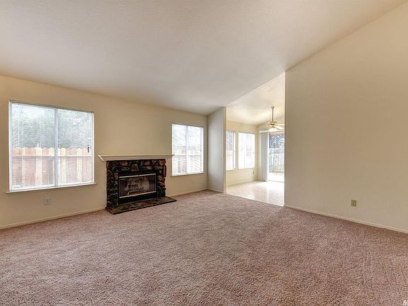 4th image of 820 Marsh Creek Dr