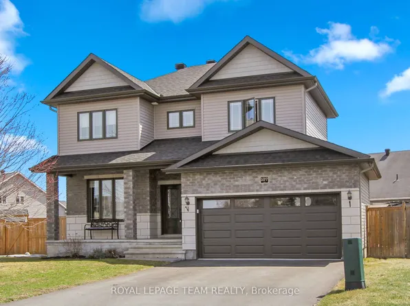 107 Francis St, Carleton Place, ON K7C 0E9