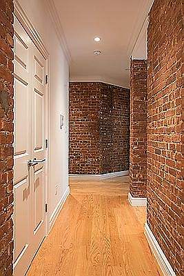 3rd image of 115 W 104th St APT 21