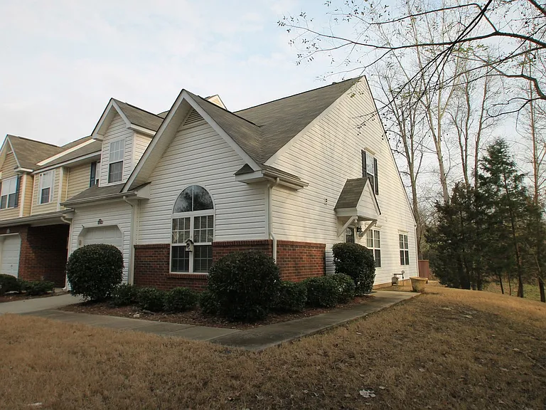 1439 Autumn Creek Ct — Photo 3