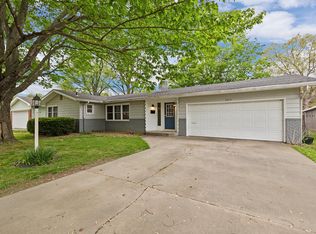 2415 S Kickapoo Ave, Springfield, MO 65804