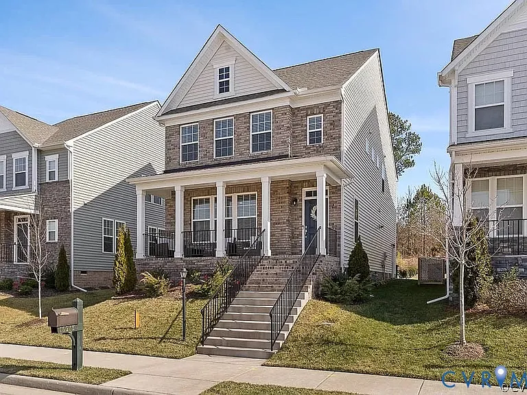 16913 Thornapple Run — Photo 2