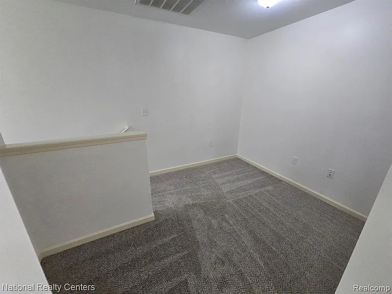 4058 Radcliff Dr — Photo 19