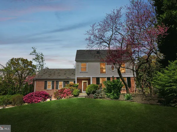 1305 Key Dr, Alexandria, VA 22302