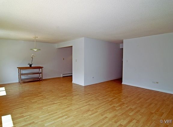 3rd image of 930 Ontario St APT 2F
