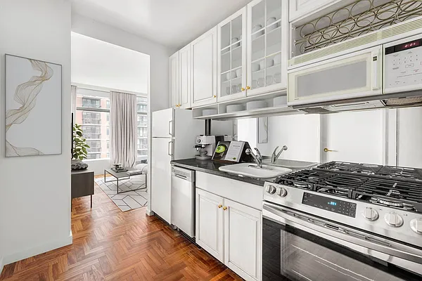 Sold by Douglas Elliman | media 10