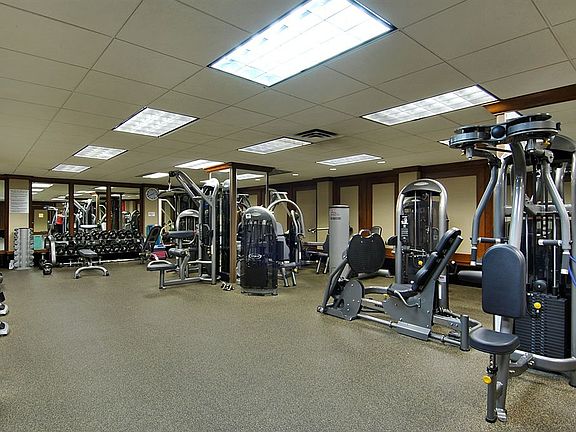5th image of 252 7th Ave APT 4C