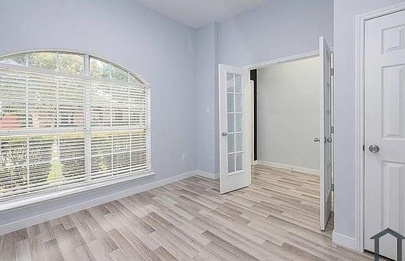 3rd image of 1430 Vanderbilt Ln
