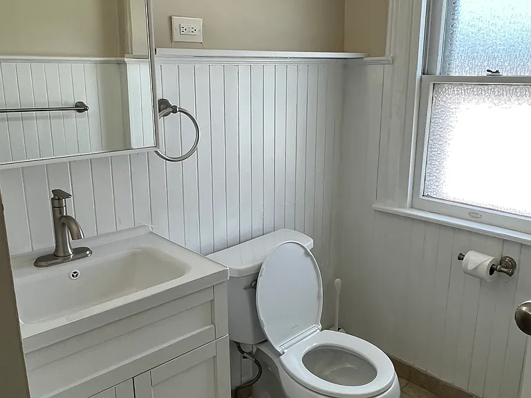 1117 N Franklin St — Photo 13