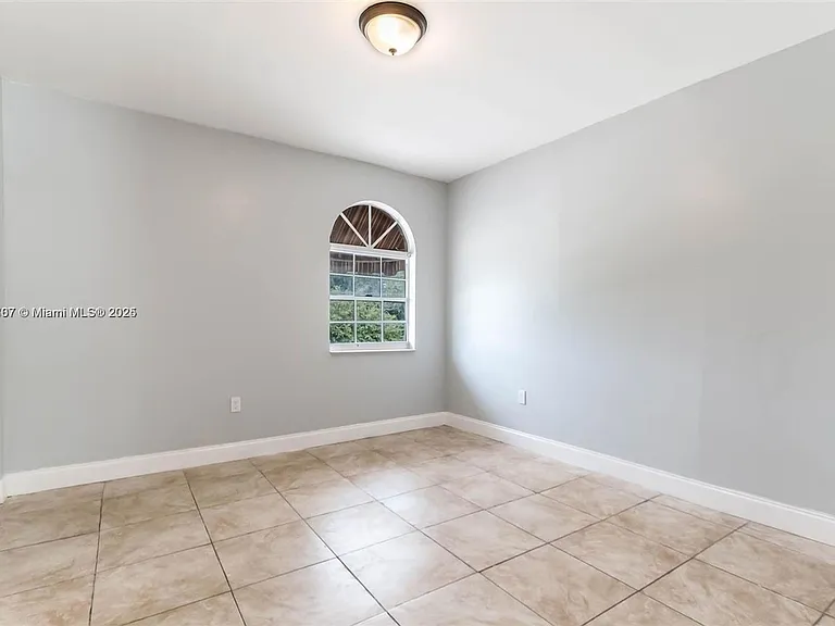 1695 SW 11th St #203 — Photo 9
