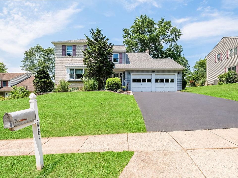 1st image of 1076 Connemara Cir