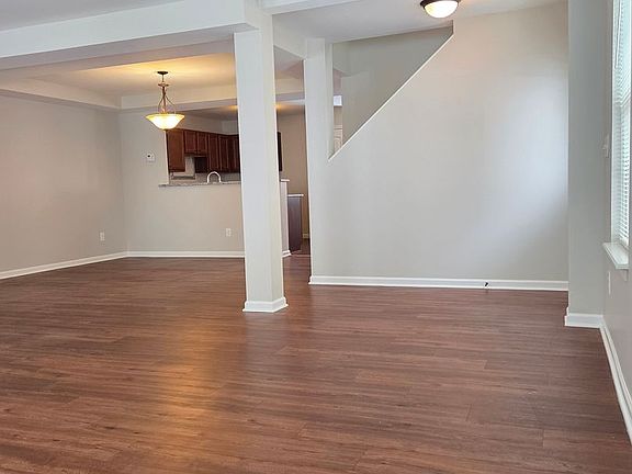 5th image of 158 Vineland Parkway Dr