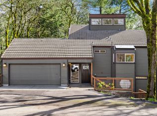 3138 SW Cascade Dr, Portland, OR 97205