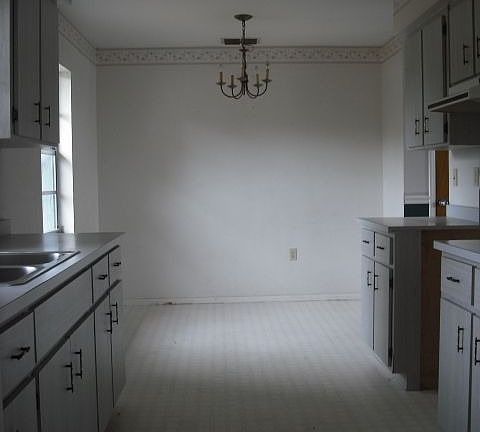 3rd image of 109 Madera Dr