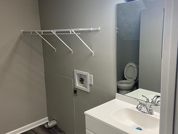 2nd image of 216 Calumet Dr APT D