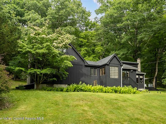 2nd image of 46 E Pond Lilly Rd