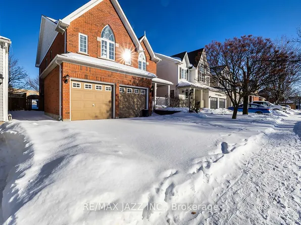 1238 Oakhill Ave, Oshawa, ON L1K 2R4