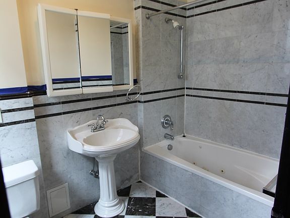 5th image of 379 W 125th St APT 1