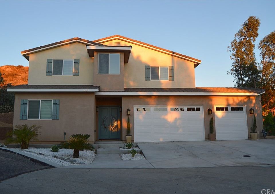 1st image of 2072 E Foothill Dr