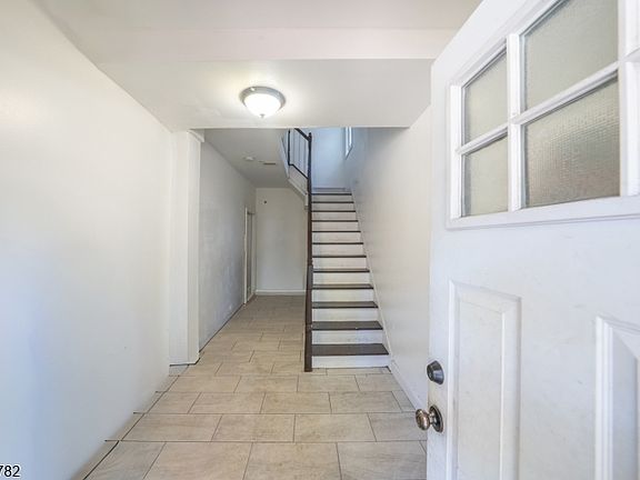 4th image of 77 S 16Th St