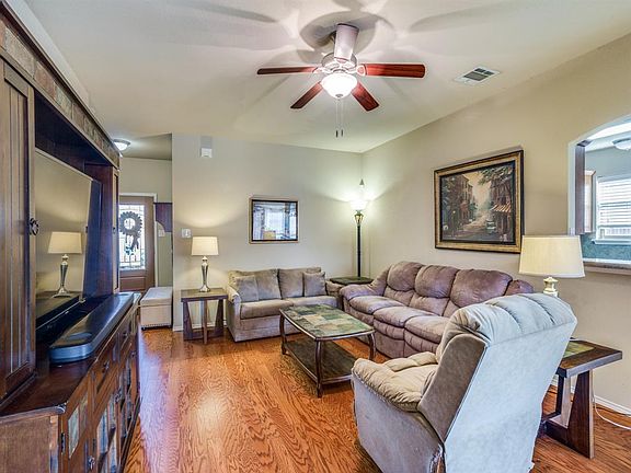 5th image of 2200 Wakecrest Dr