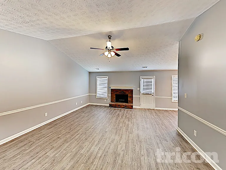 105 Daileys Plantation Dr — Photo 4
