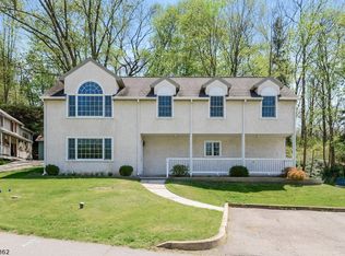 2 Creek Rd, Frenchtown, NJ 08825