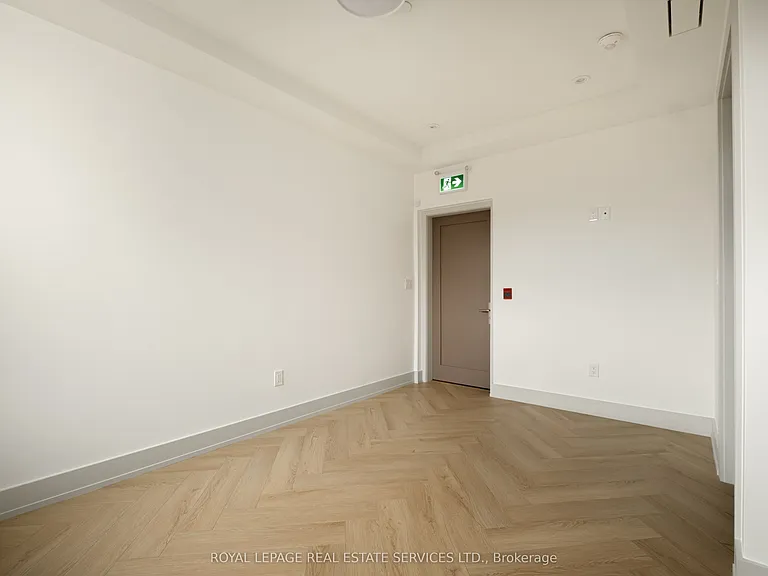 32 Rowanwood Ave #4 — Photo 29