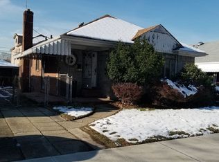 6740 173rd St, Fresh Meadows, NY 11365