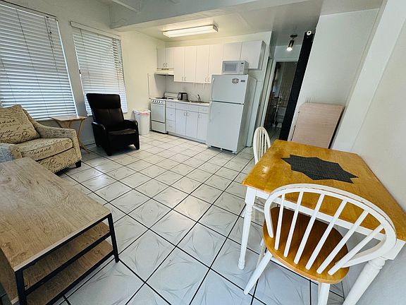 4th image of 1819 Wilson St #16