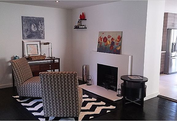3rd image of 3903 S Burnside Ave